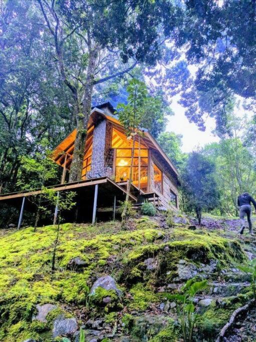 Unicorn Lodge: Direct Riverfront : Unique Experience ซาน เจราร์โด  เด โดตา ภายนอก รูปภาพ