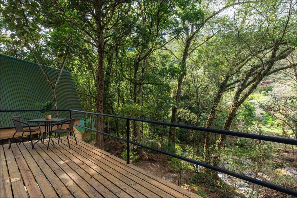 Unicorn Lodge: Direct Riverfront : Unique Experience ซาน เจราร์โด  เด โดตา ภายนอก รูปภาพ