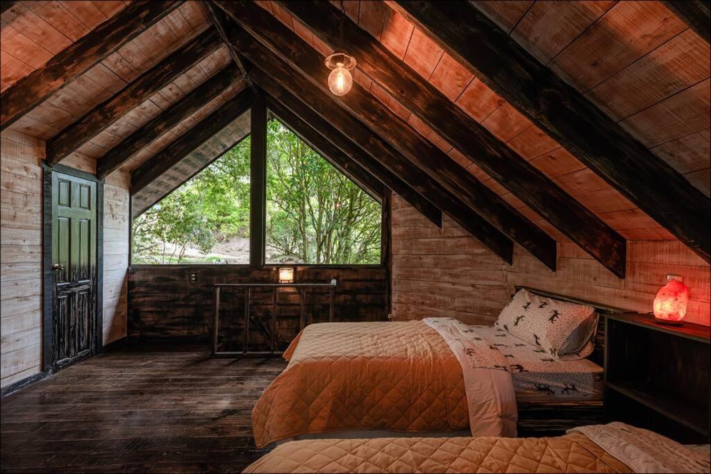 Unicorn Lodge: Direct Riverfront : Unique Experience ซาน เจราร์โด  เด โดตา ภายนอก รูปภาพ