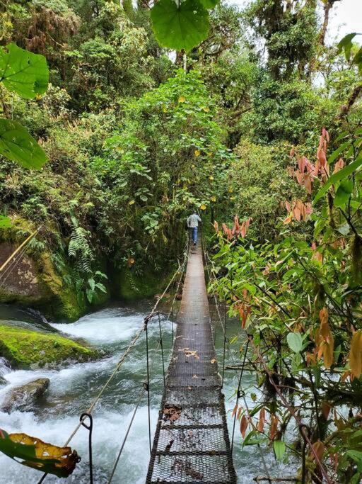 Unicorn Lodge: Direct Riverfront : Unique Experience ซาน เจราร์โด  เด โดตา ภายนอก รูปภาพ