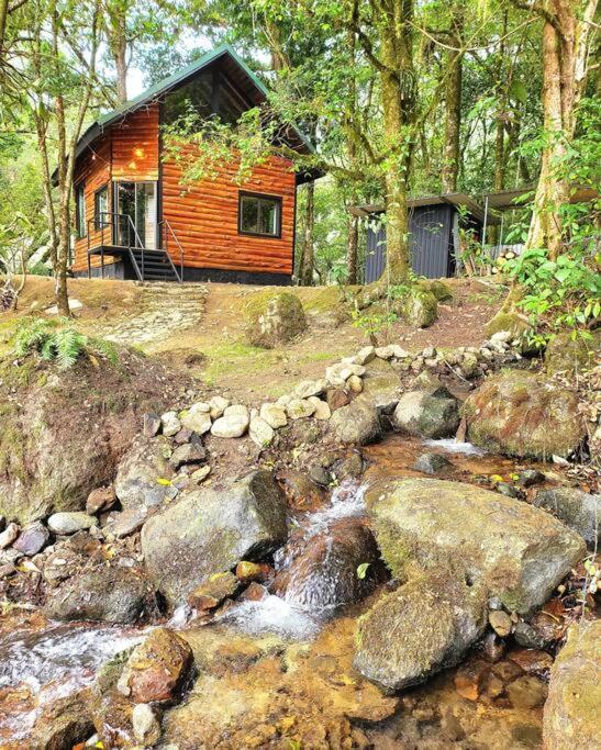 Unicorn Lodge: Direct Riverfront : Unique Experience ซาน เจราร์โด  เด โดตา ภายนอก รูปภาพ