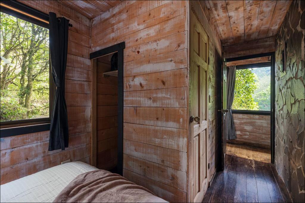 Unicorn Lodge: Direct Riverfront : Unique Experience ซาน เจราร์โด  เด โดตา ภายนอก รูปภาพ