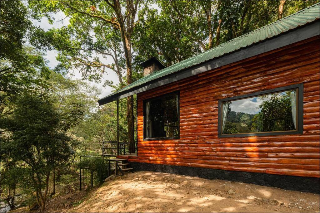 Unicorn Lodge: Direct Riverfront : Unique Experience ซาน เจราร์โด  เด โดตา ภายนอก รูปภาพ